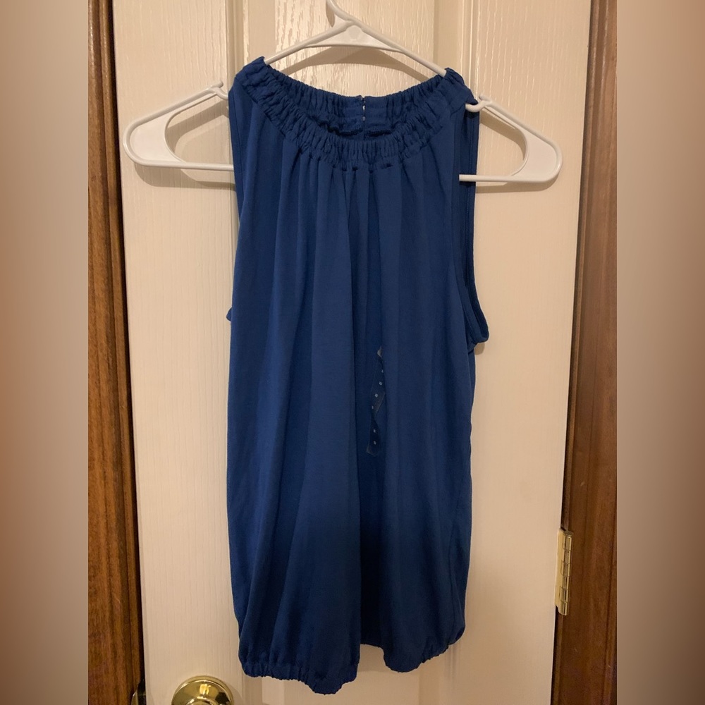 Blue sleeveless blouse from the Gap, size Xs